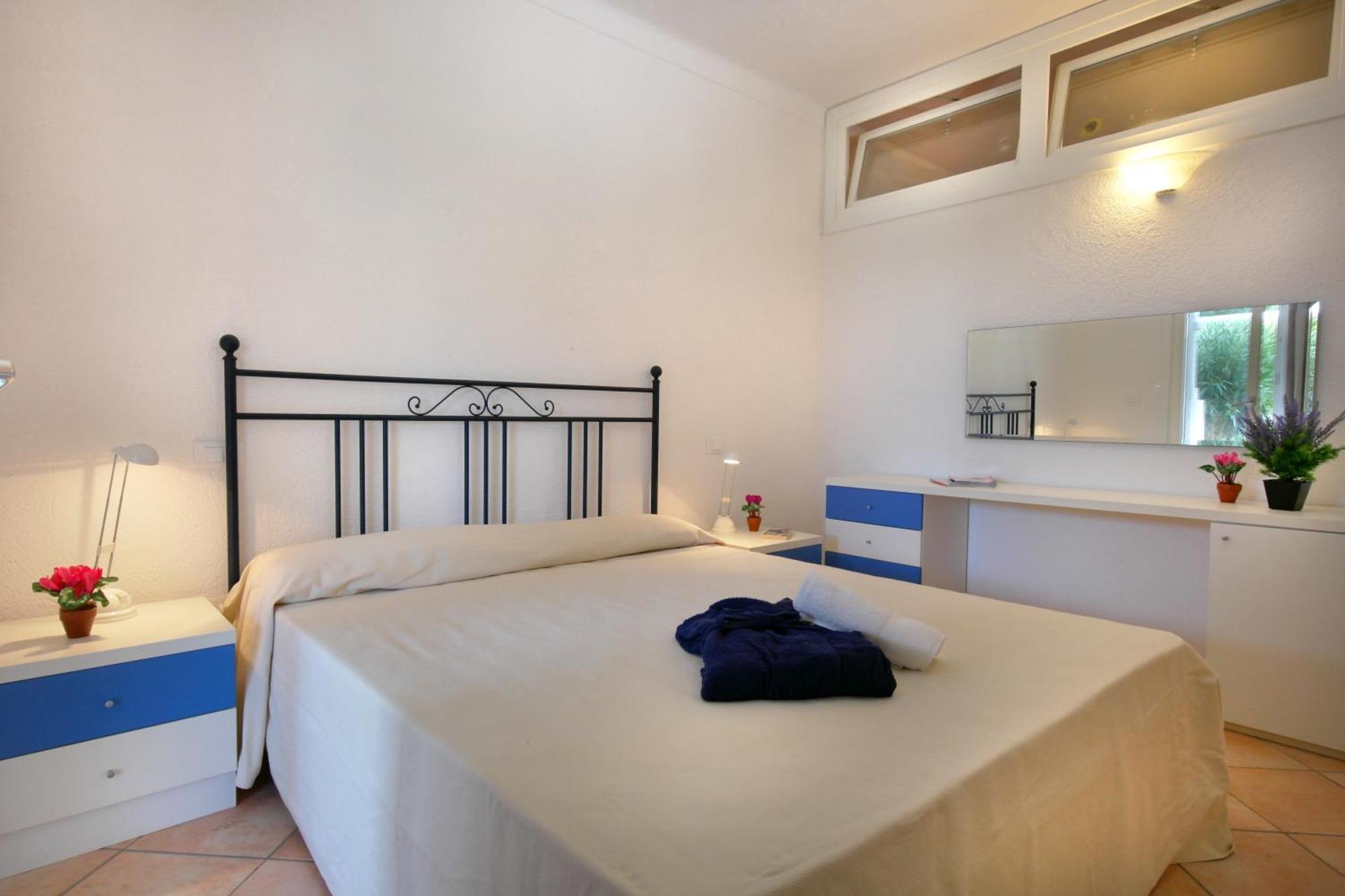 Perla Del Porto Apartments Santa Teresa Gallura Exterior foto