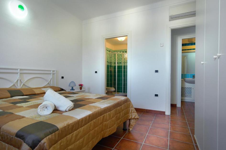Perla Del Porto Apartments Santa Teresa Gallura Exterior foto
