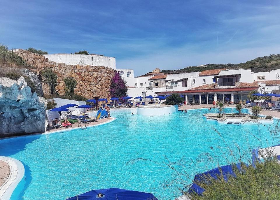 Perla Del Porto Apartments Santa Teresa Gallura Exterior foto